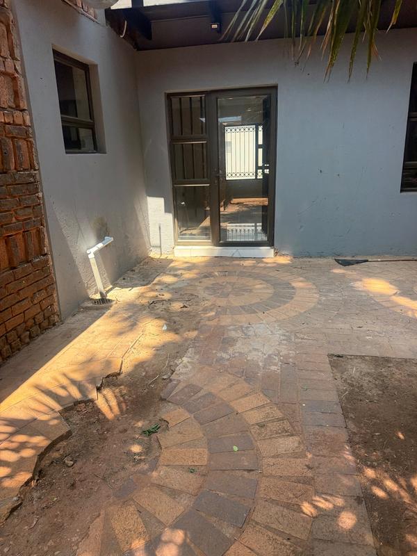 To Let 3 Bedroom Property for Rent in Die Wilgers Gauteng