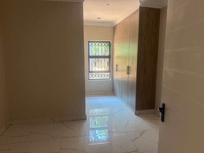 To Let 2 Bedroom Property for Rent in Die Wilgers Gauteng