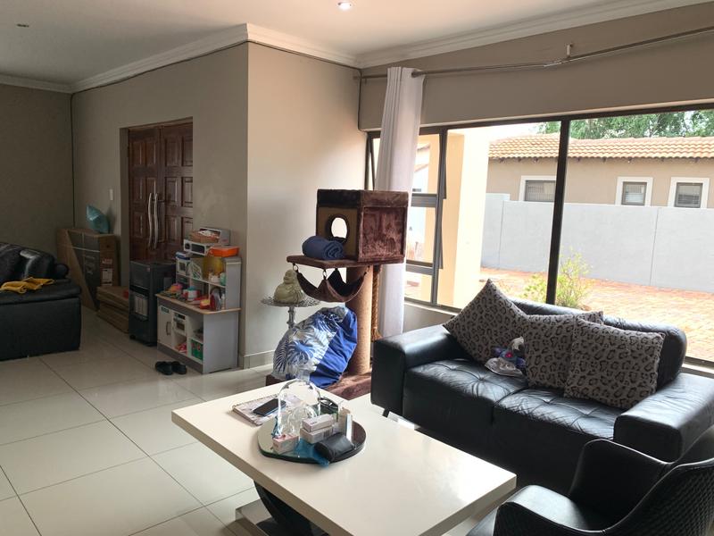 To Let 3 Bedroom Property for Rent in Stone Ridge Gauteng