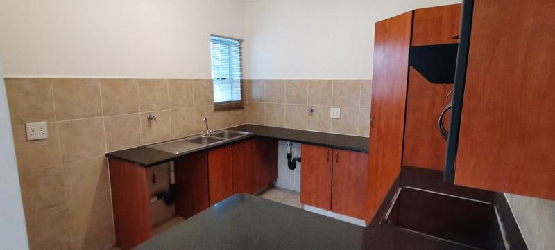 To Let 2 Bedroom Property for Rent in Honeydew Gauteng