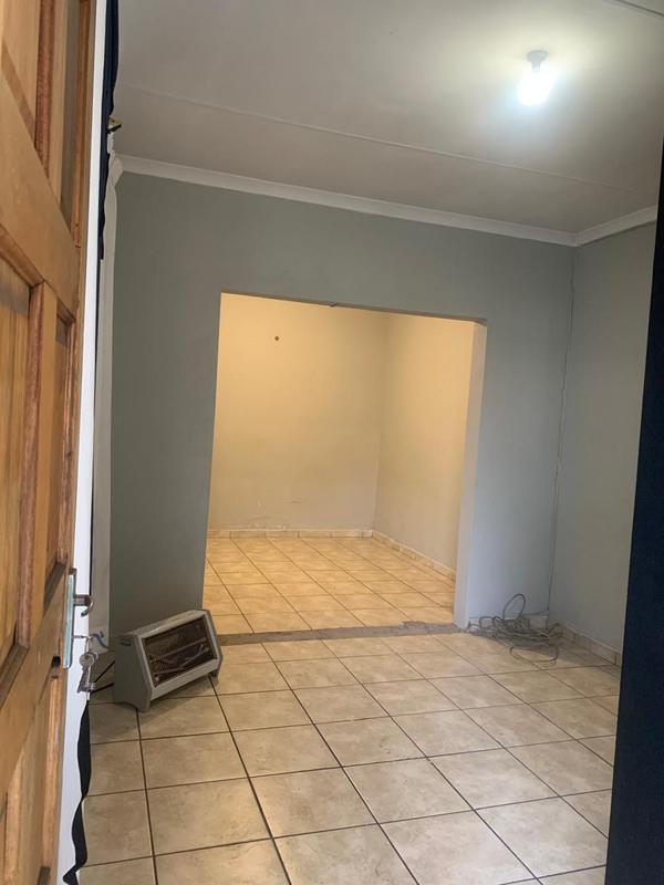 To Let 1 Bedroom Property for Rent in Roodekop Gauteng