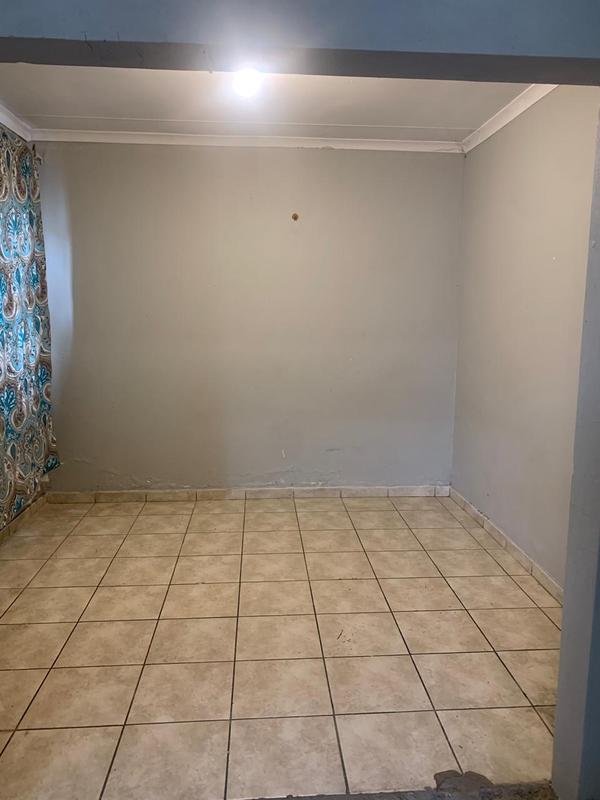 To Let 1 Bedroom Property for Rent in Roodekop Gauteng
