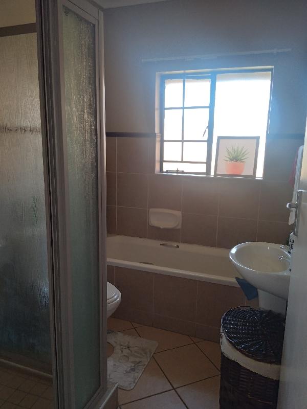 2 Bedroom Property for Sale in Mooikloof Ridge Gauteng
