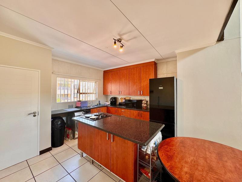 To Let 3 Bedroom Property for Rent in Sunninghill Gauteng