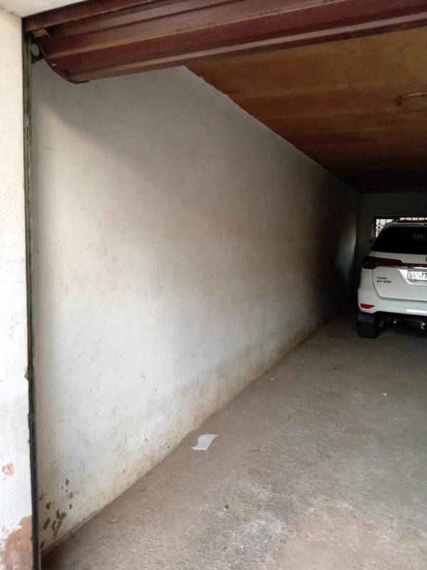5 Bedroom Property for Sale in Thulani Gauteng