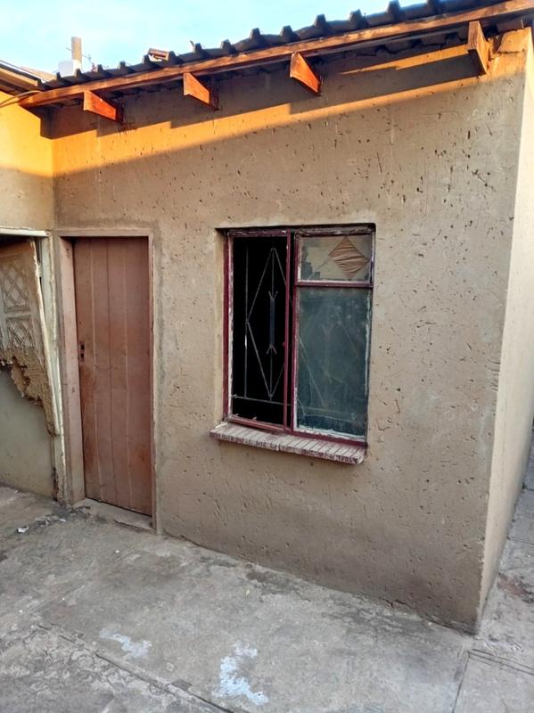 5 Bedroom Property for Sale in Thulani Gauteng