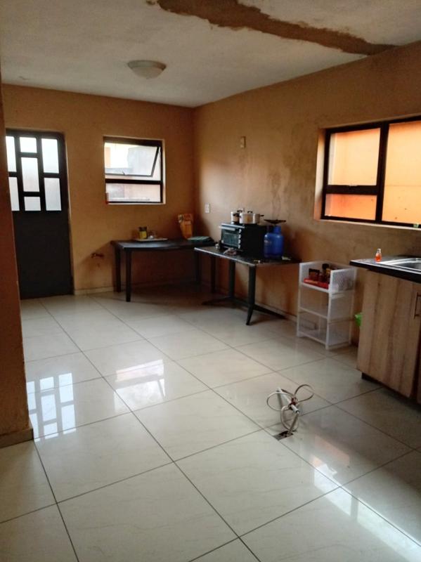 5 Bedroom Property for Sale in Thulani Gauteng
