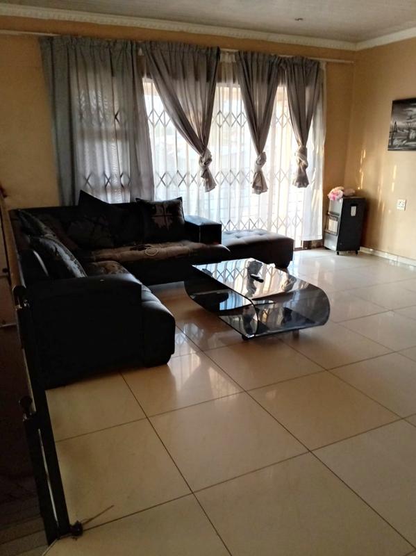 5 Bedroom Property for Sale in Thulani Gauteng