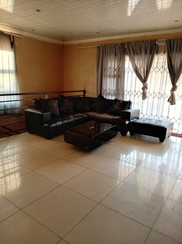 5 Bedroom Property for Sale in Thulani Gauteng