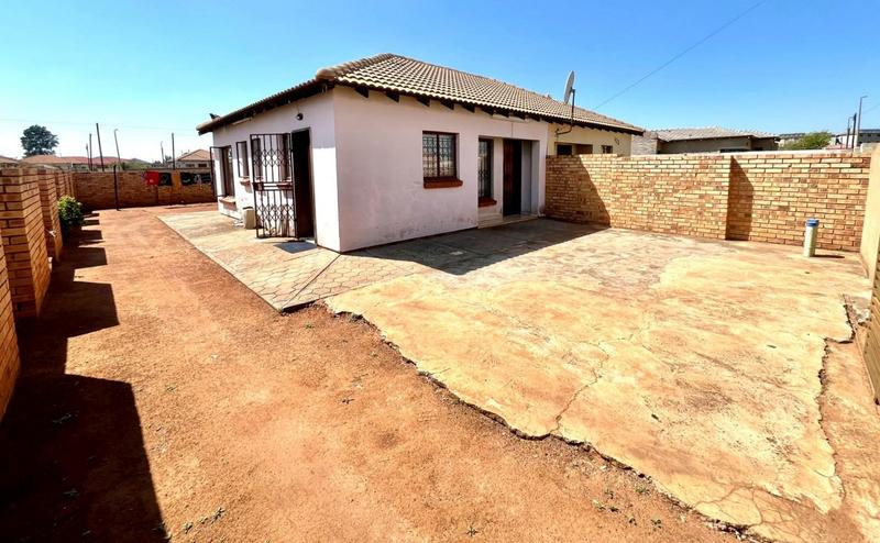 2 Bedroom Property for Sale in Westonaria Gauteng