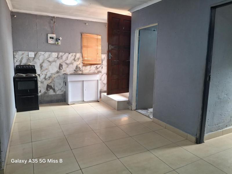 To Let 2 Bedroom Property for Rent in Protea Glen Gauteng