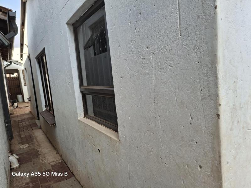 To Let 2 Bedroom Property for Rent in Protea Glen Gauteng
