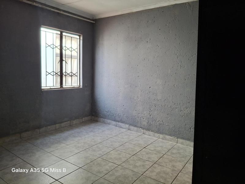 To Let 2 Bedroom Property for Rent in Protea Glen Gauteng