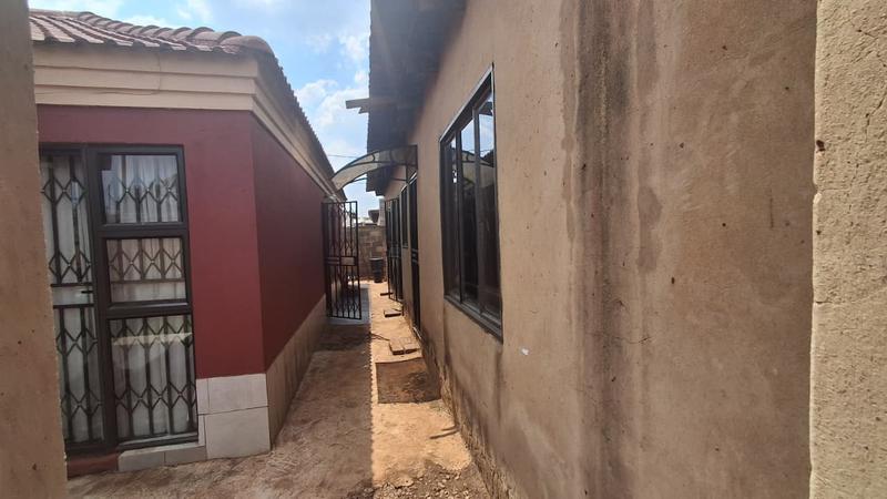 3 Bedroom Property for Sale in Kwenele South Gauteng