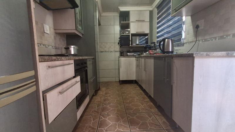 3 Bedroom Property for Sale in Kwenele South Gauteng