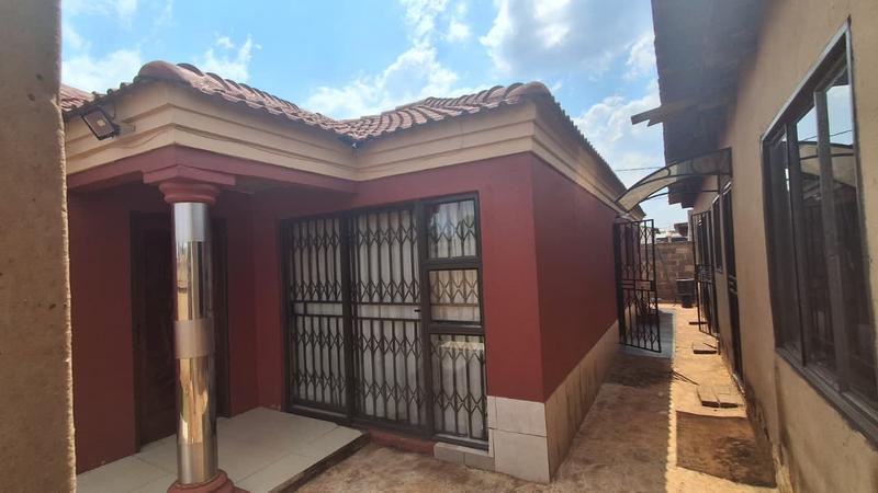 3 Bedroom Property for Sale in Kwenele South Gauteng