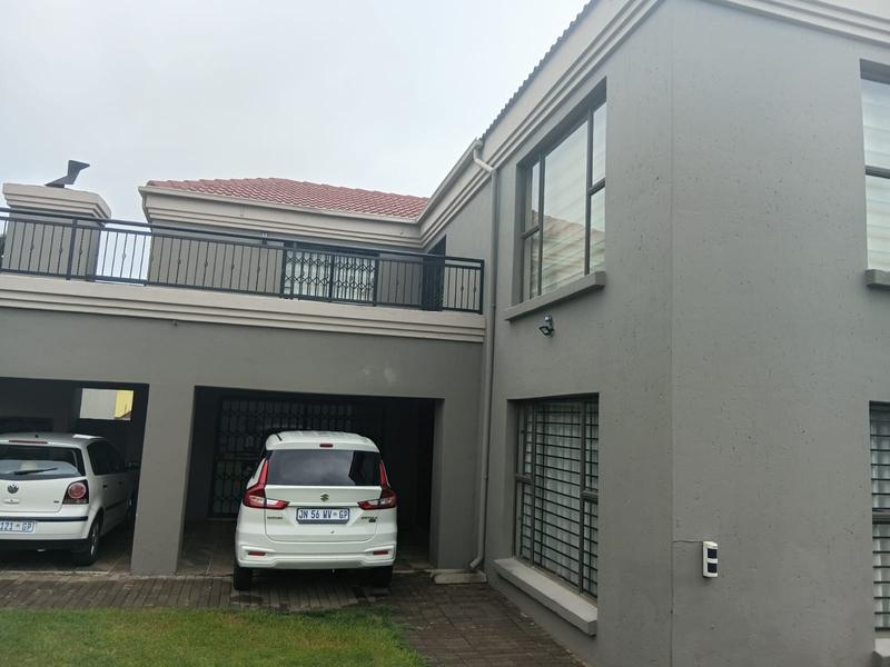 5 Bedroom Property for Sale in Witpoortjie Gauteng
