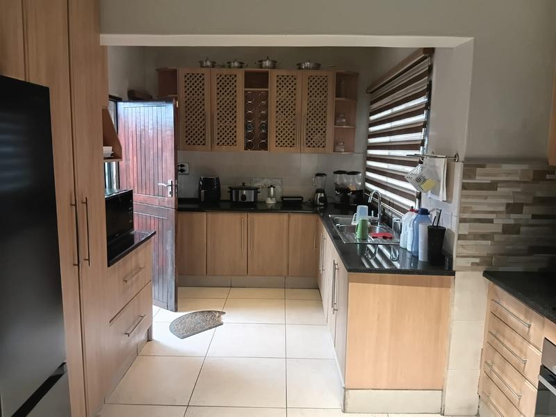 5 Bedroom Property for Sale in Witpoortjie Gauteng