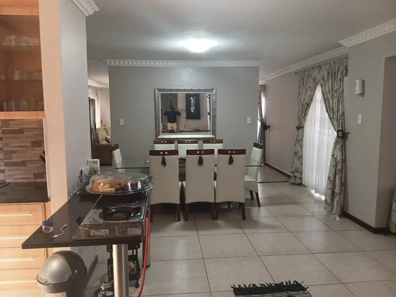 5 Bedroom Property for Sale in Witpoortjie Gauteng