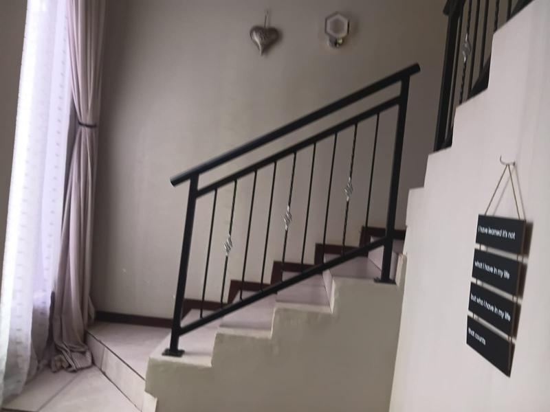 5 Bedroom Property for Sale in Witpoortjie Gauteng