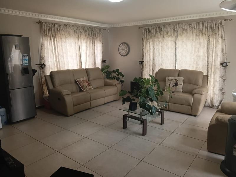 5 Bedroom Property for Sale in Witpoortjie Gauteng