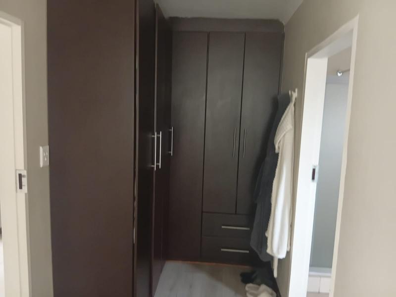 5 Bedroom Property for Sale in Witpoortjie Gauteng