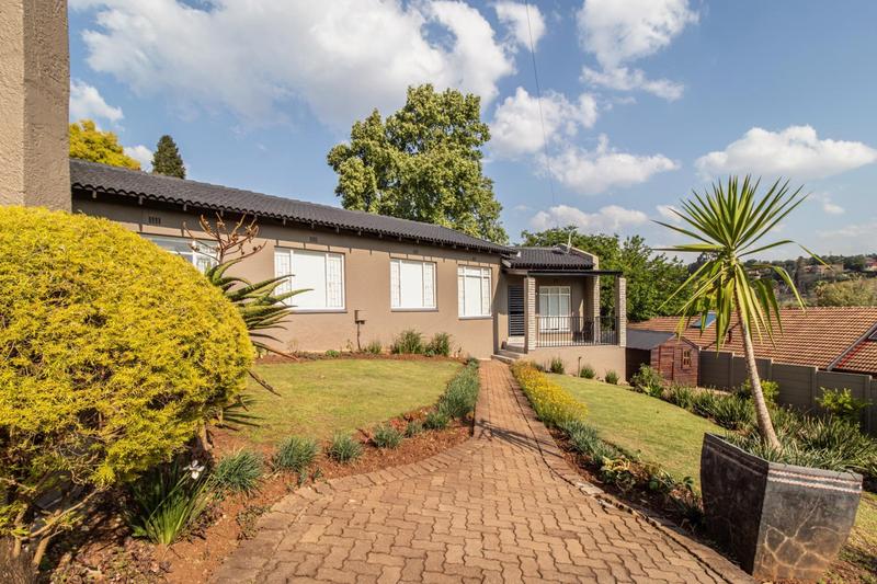 3 Bedroom Property for Sale in Roodekrans Gauteng