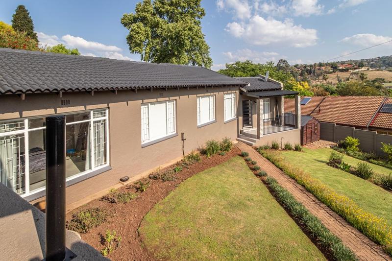3 Bedroom Property for Sale in Roodekrans Gauteng