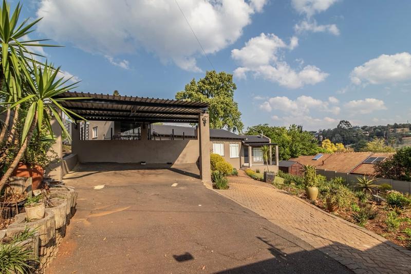 3 Bedroom Property for Sale in Roodekrans Gauteng