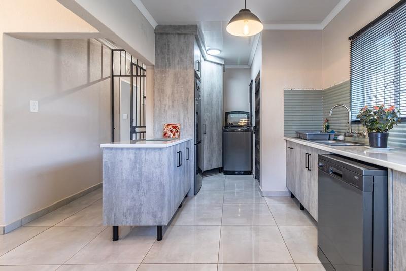 3 Bedroom Property for Sale in Roodekrans Gauteng