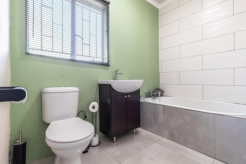3 Bedroom Property for Sale in Roodekrans Gauteng