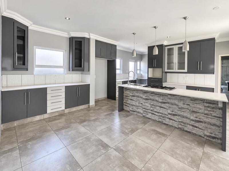 4 Bedroom Property for Sale in Waterkloof Ridge Gauteng
