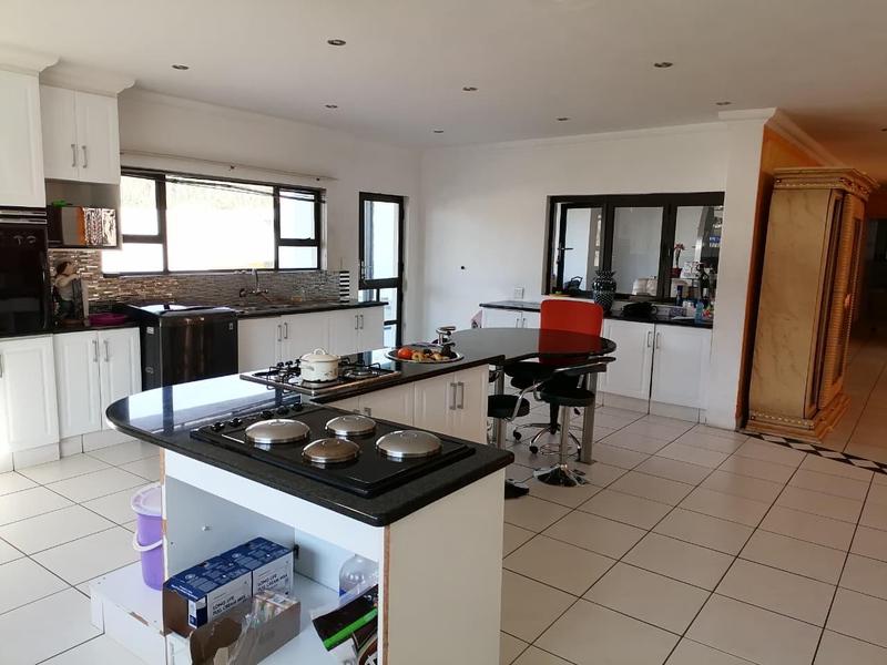 6 Bedroom Property for Sale in Ninapark Gauteng