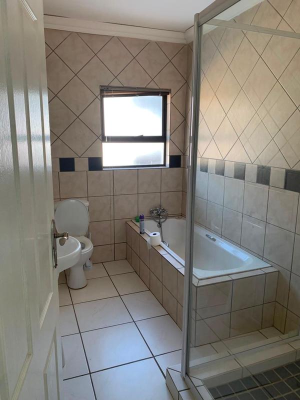 6 Bedroom Property for Sale in Ninapark Gauteng
