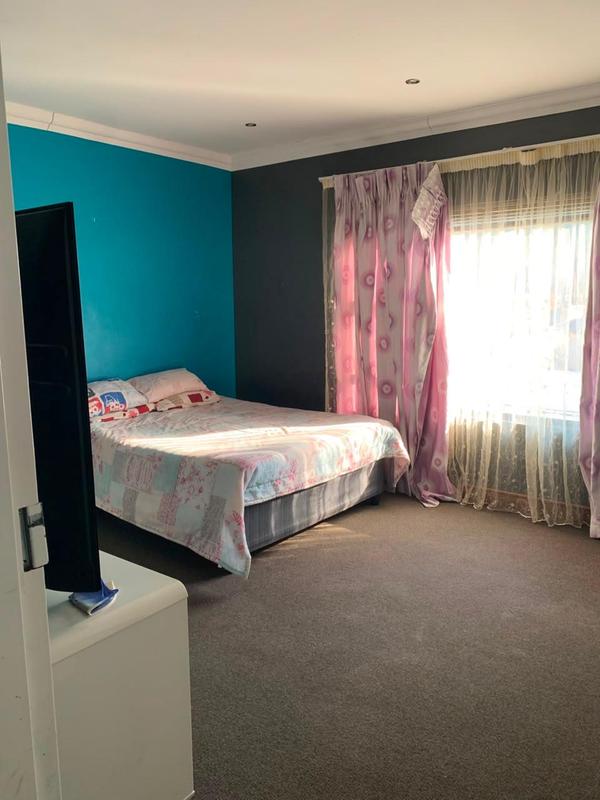 6 Bedroom Property for Sale in Ninapark Gauteng