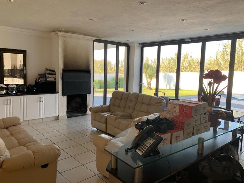 6 Bedroom Property for Sale in Ninapark Gauteng