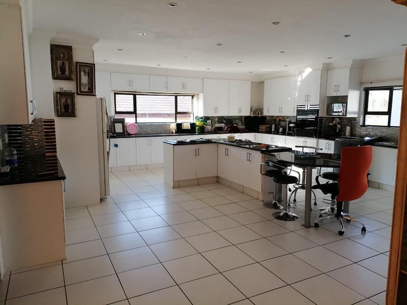 6 Bedroom Property for Sale in Ninapark Gauteng