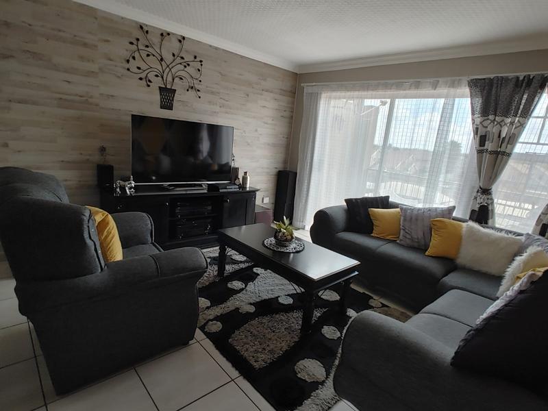 To Let 2 Bedroom Property for Rent in Sonneveld Gauteng