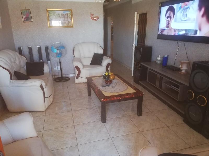 3 Bedroom Property for Sale in Mohlakeng Gauteng