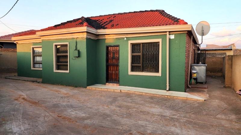 3 Bedroom Property for Sale in Bram Fischerville Gauteng