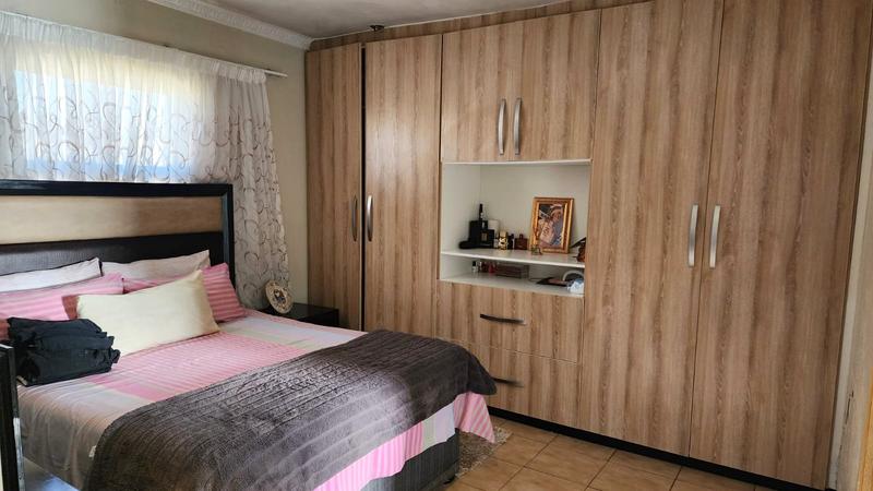 3 Bedroom Property for Sale in Bram Fischerville Gauteng
