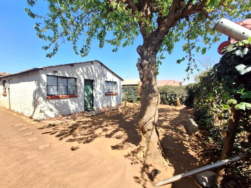 2 Bedroom Property for Sale in Mapetla Gauteng