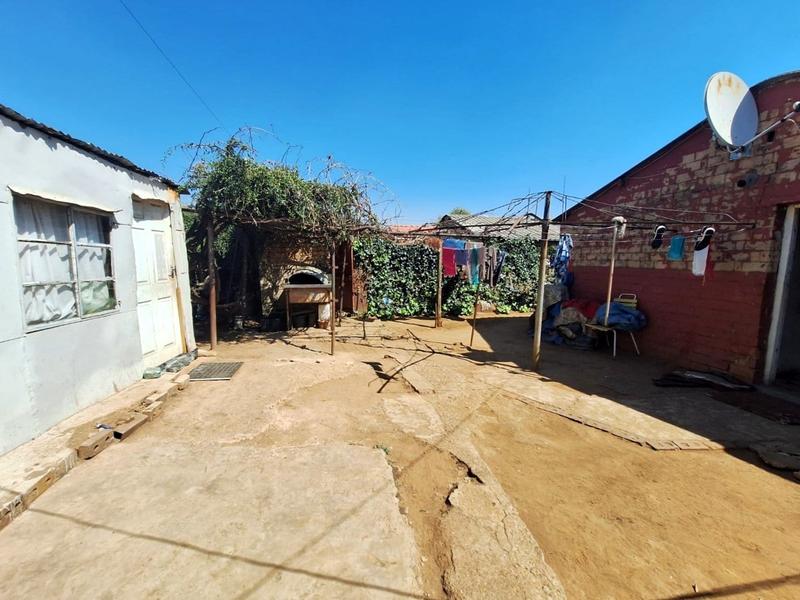 2 Bedroom Property for Sale in Mapetla Gauteng