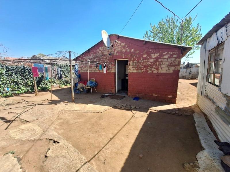 2 Bedroom Property for Sale in Mapetla Gauteng