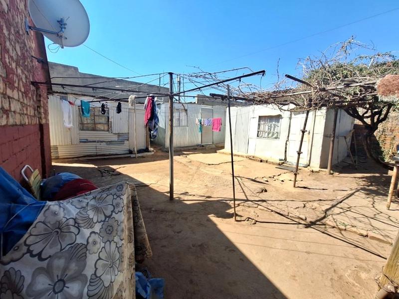 2 Bedroom Property for Sale in Mapetla Gauteng