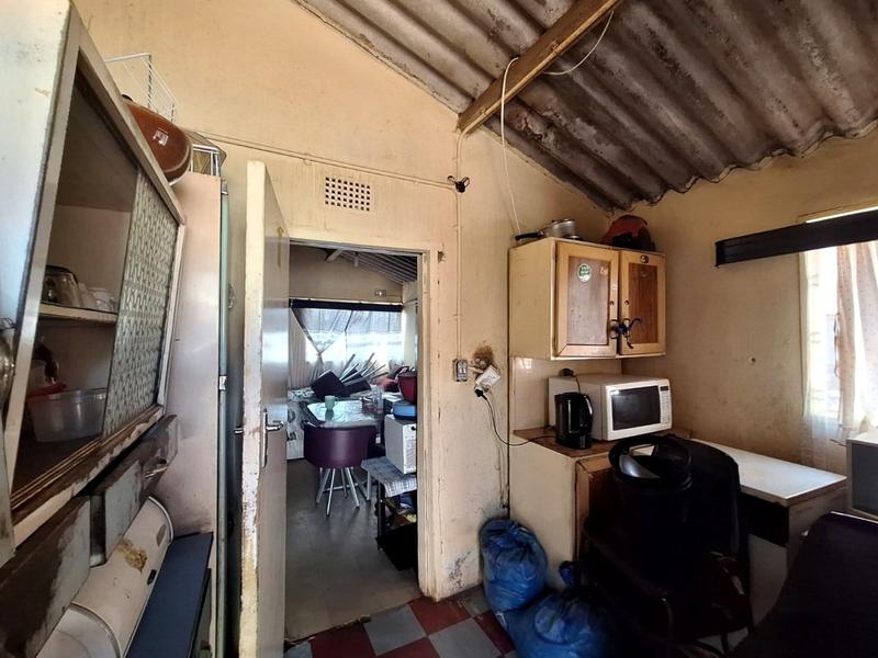 2 Bedroom Property for Sale in Mapetla Gauteng