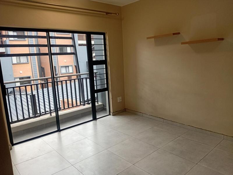 2 Bedroom Property for Sale in Waterfall Ridge Gauteng