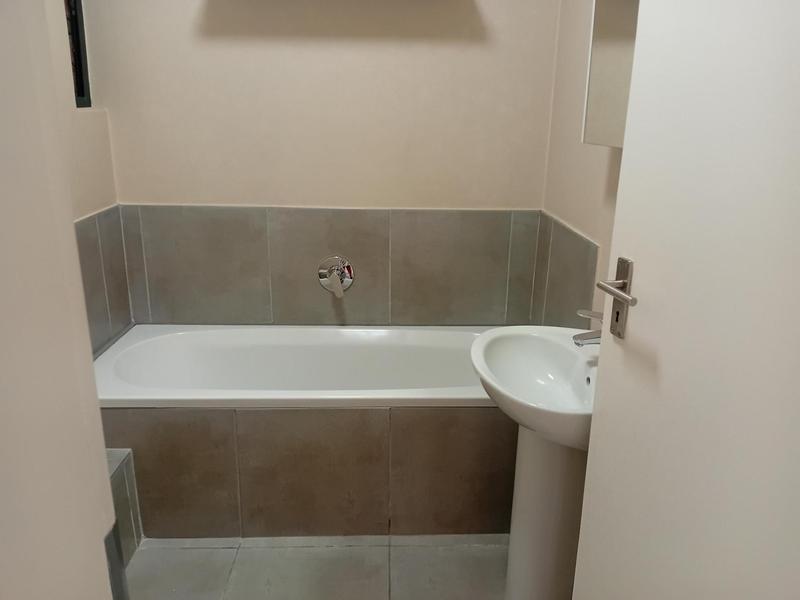 2 Bedroom Property for Sale in Waterfall Ridge Gauteng