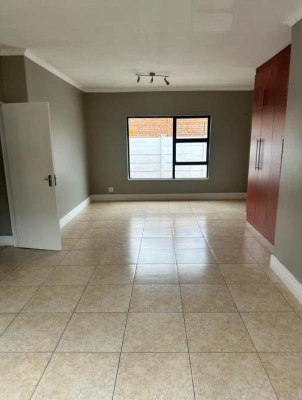 To Let 2 Bedroom Property for Rent in Lenasia Ext 9 Gauteng