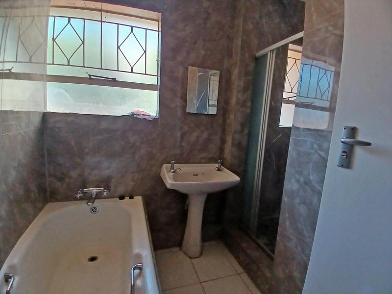 3 Bedroom Property for Sale in Bramley Park Gauteng